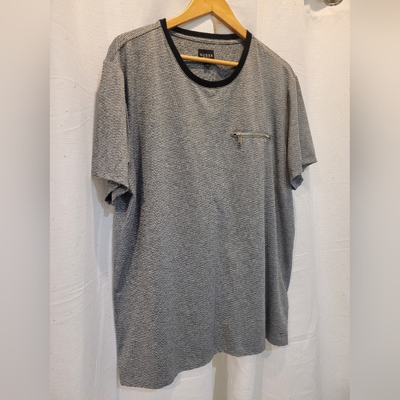 GUESS MENS SZ XL LIKE NEW CONDITION - Picture 3 of 7